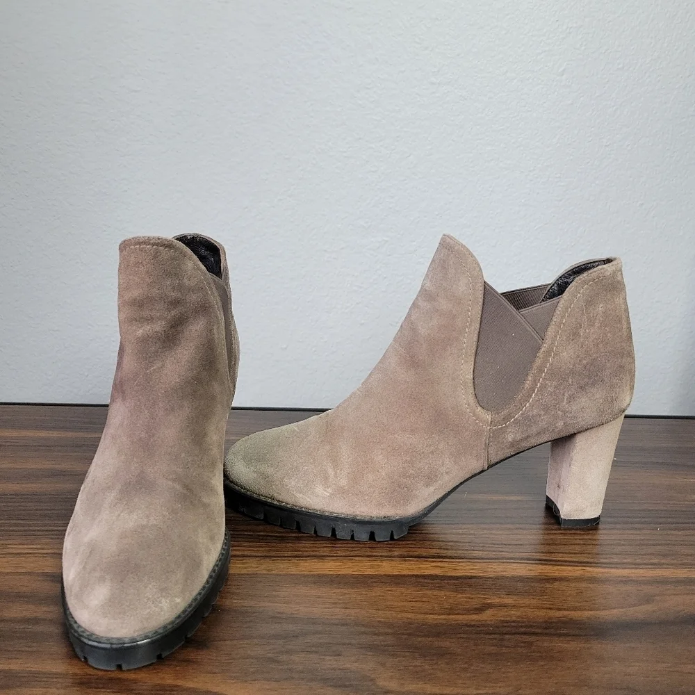 STUART WEITZMAN // grey taupe suede rugged rubber sole heeled ankle boots bootie